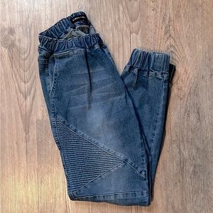 Size M Almost Famous Jogger